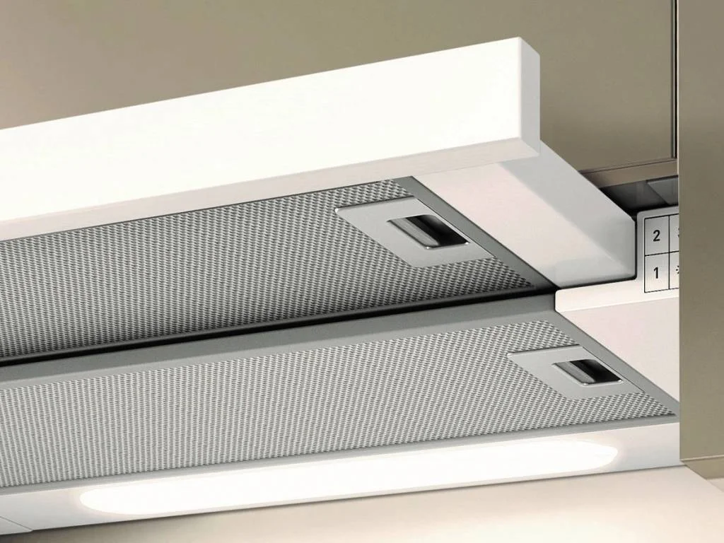 Вытяжка телескопическая Elica Elite 14 Lux WH/A/50  (650 м³/ч / 121 Вт / LED освещение 2x3 Вт / ширина - 49.8 см / белая)-1