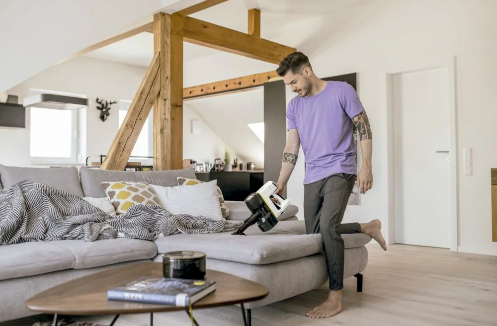 Пылесос вертикальный Karcher VC 4 Cordless myHome (140 Вт, контейнер 0,65л., аккумулятор Li-Ion, время работы до 30 мин./ белый)-2