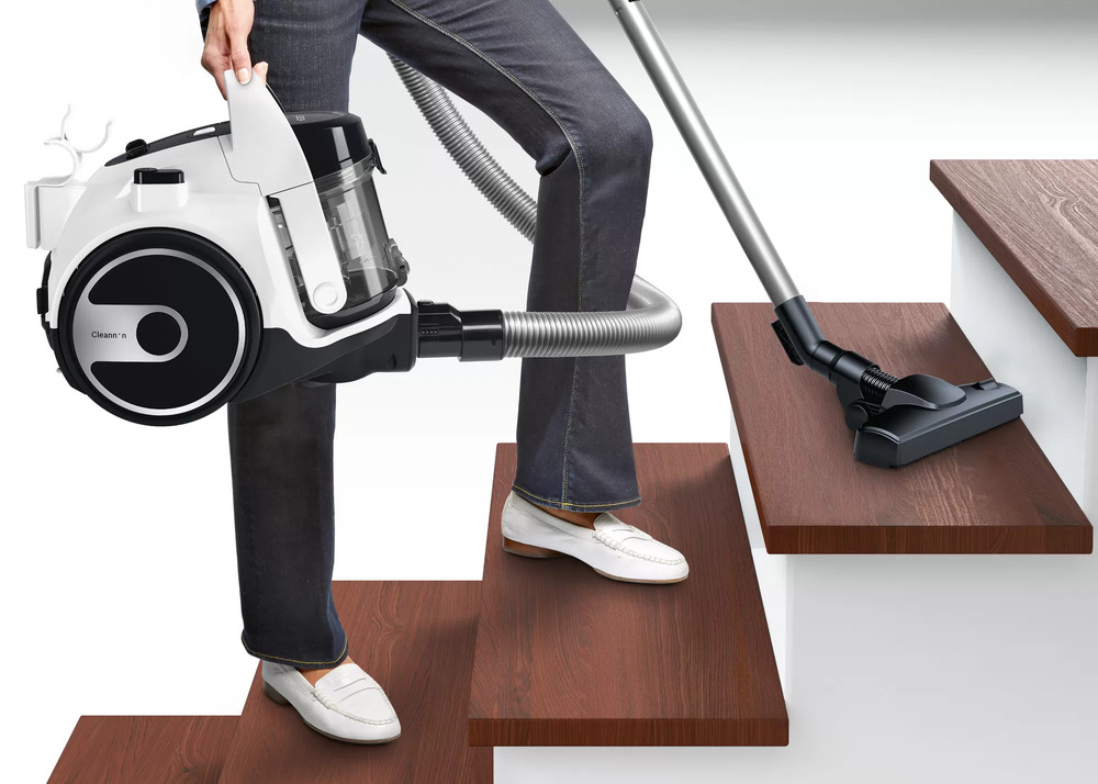 Пылесос Bosch Serie 2 BGS05A222 (700 Вт, контейнер 1,5 л, белый)