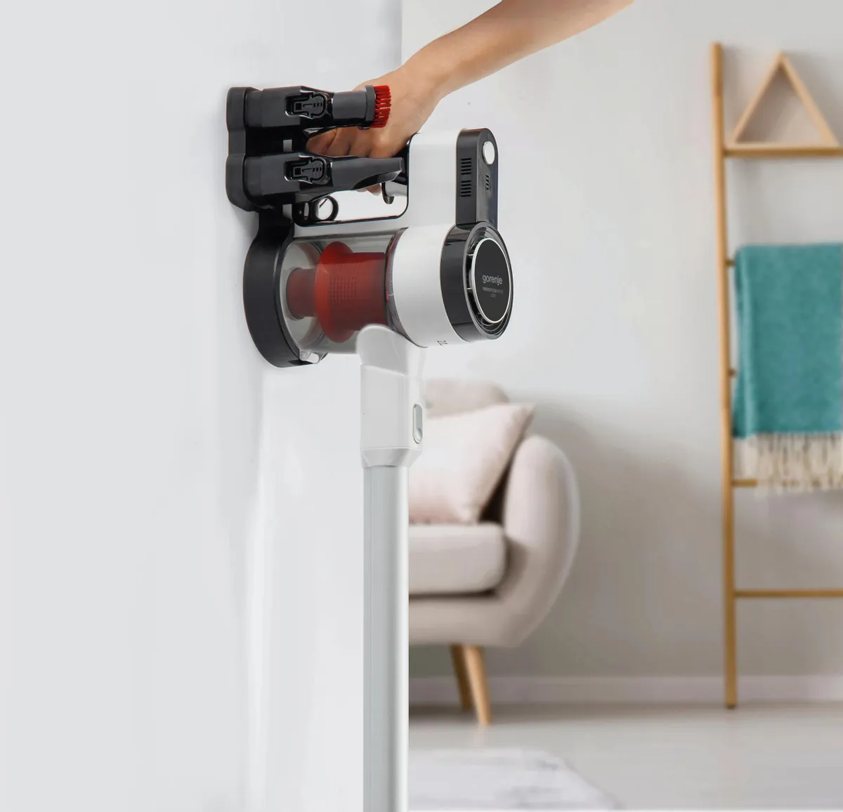 Пылесос вертикальный Gorenje SVC216FMLW (135 Вт/25 Вт., контейнер 0,5л., аккумулятор Li-Ion)