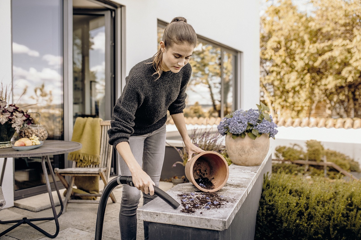 Пылесос Karcher WD 3 V-15/4/20 1.628-104.0 (1000Вт, мусоросборник 15л, желтый)