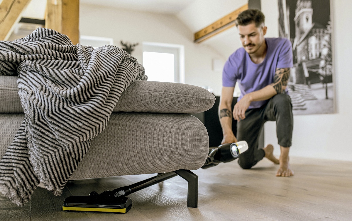 Пылесос вертикальный Karcher VC 4 Cordless myHome (140 Вт, контейнер 0,65л., аккумулятор Li-Ion, время работы до 30 мин./ белый)