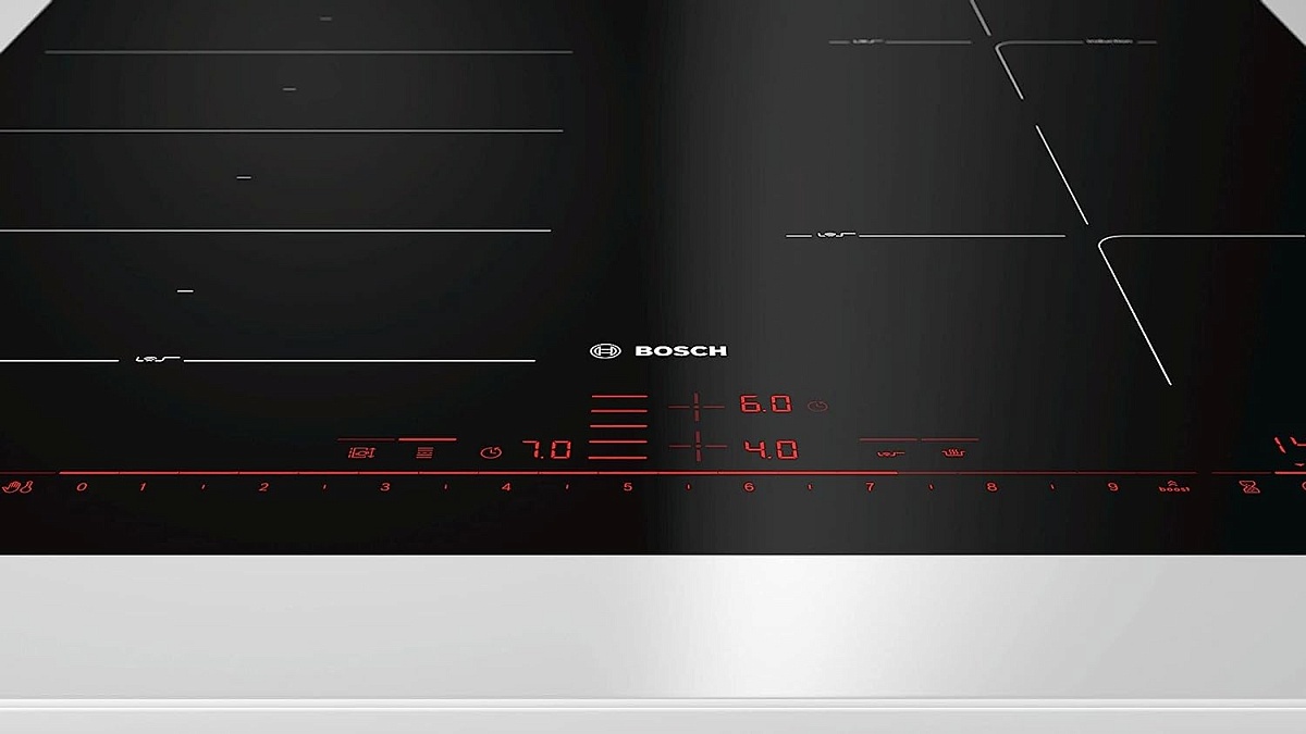 Поверхность индукционная Bosch PXE601DC1E (Serie8/ Чёрная стеклокерамика/ 4 конфорки/QuickStart/PowerBoost/ReStart/PerfectFry Plus/ Таймер / 7,4 кВт)